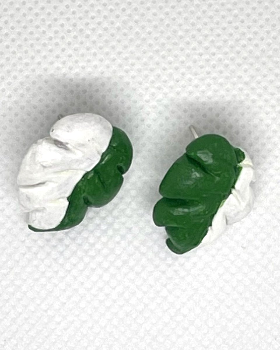 Variegated Leaf Studs: Split leaf