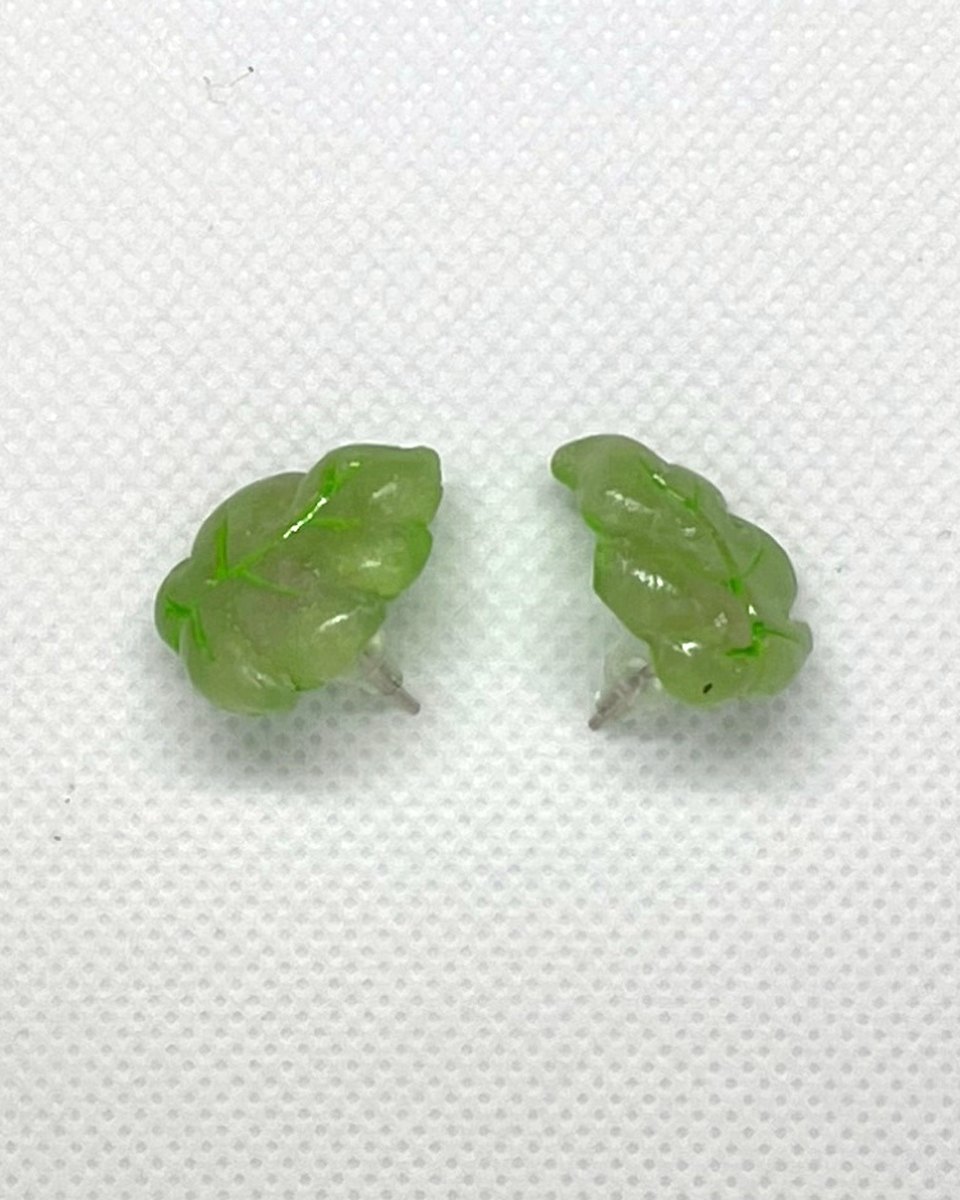 Variegated Leaf Studs: Lime