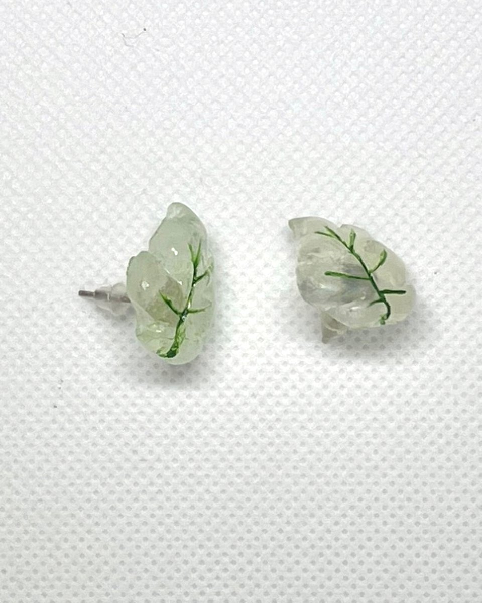 Glass Leaf Studs: Clear veined