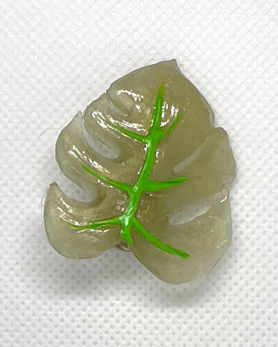 Resin Monstera Charm: Olive