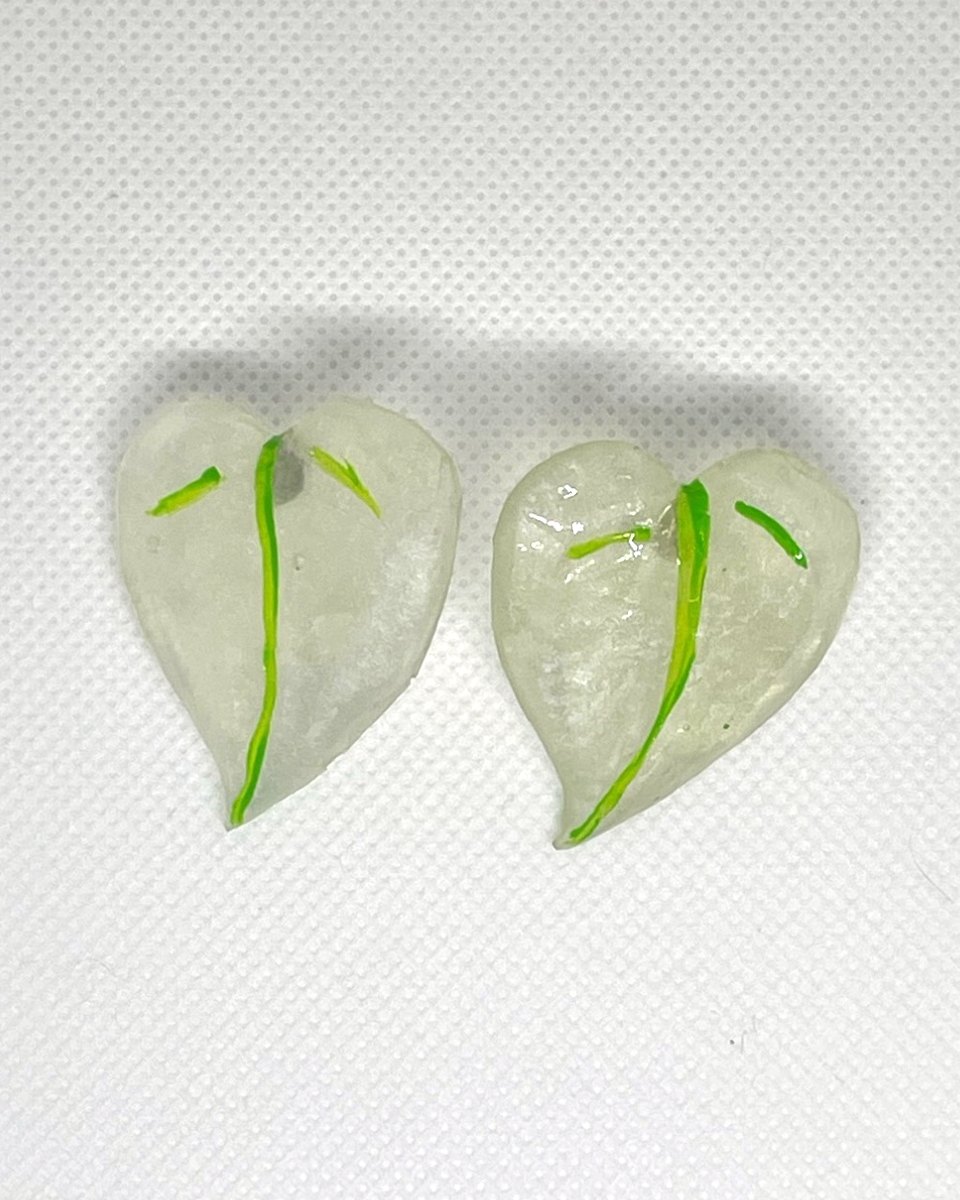Resin Leaf Drop Earrings: Mint heart leaf